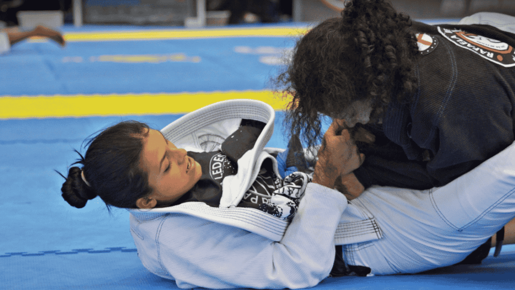 Segurança e higiene no jiu jitsu feminino: treino no tatame